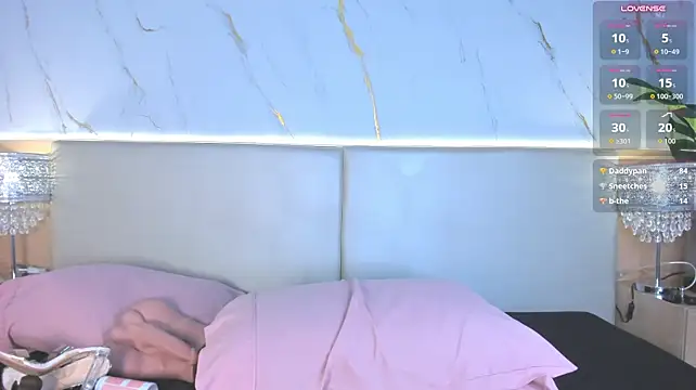 Julietaa_1 live cam on StripChat
