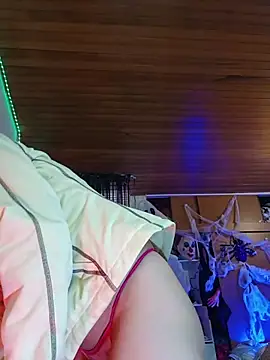 kyliequin live cam on StripChat