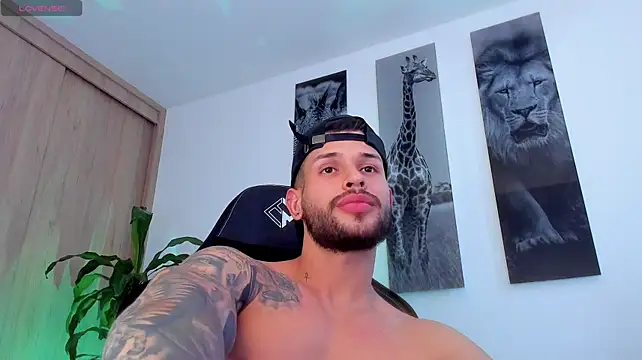 Santos_ramirez1 live cam on StripChat