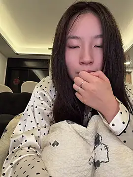 Uugirl00 live cam on StripChat