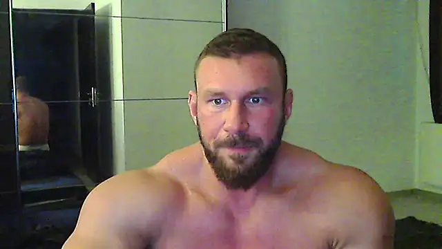 muscularkevin (M young) - creamy cum at goal,  flash dick 25