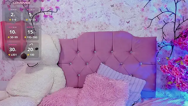 Naomi_Sweety