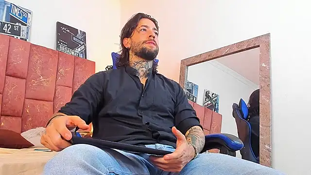 alpha_master1 (M young) - NAKED + MASTURBATION