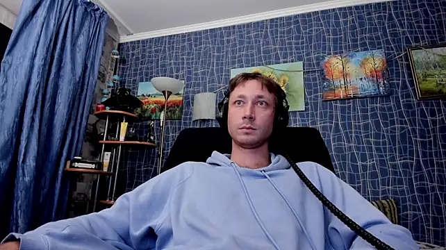 CuteBoy228 live cam on StripChat