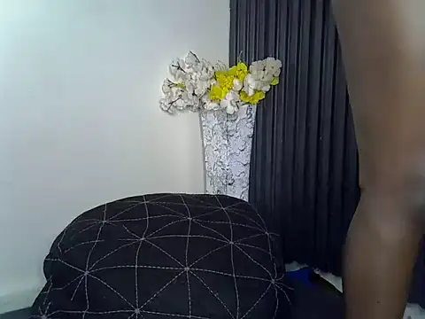 Ebony_viviana12