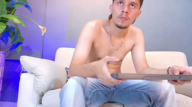 alejo_largo
