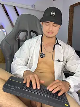 Alexander_ferre live cam on StripChat
