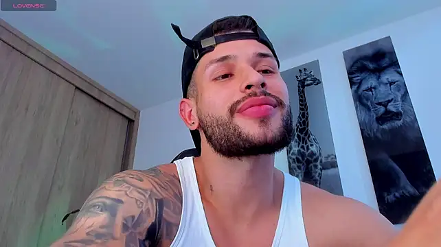 Santos_ramirez1 live cam on StripChat