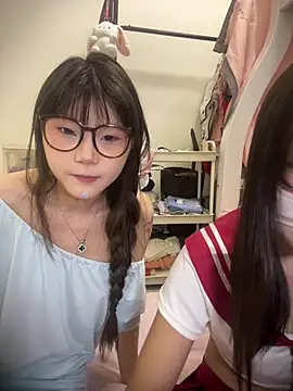 Rocket-Girl live cam on StripChat