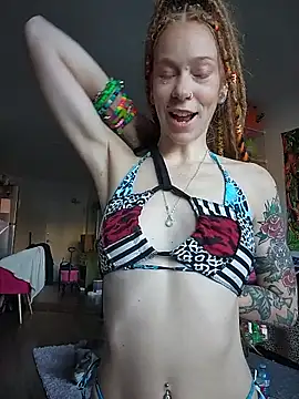 LucidLucy live cam on StripChat