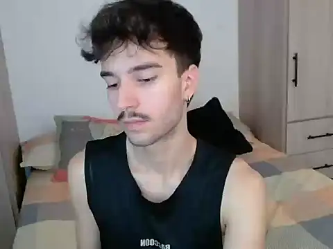 Adrien_polo live cam on StripChat