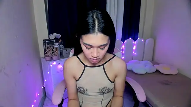 Elara_Vane live cam on StripChat