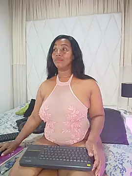 AmbarthSmiith2 live cam on StripChat