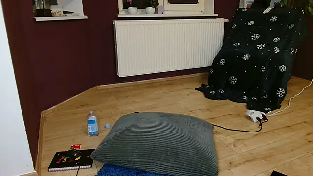 Jasmin-White live cam on StripChat