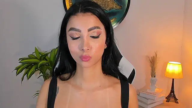 Megannwilliams live cam on StripChat