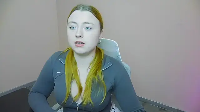 EvelinaEvaa live cam on StripChat