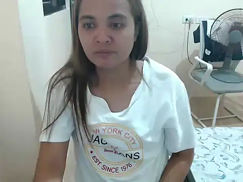 xTheLastVIRGINx live cam on StripChat
