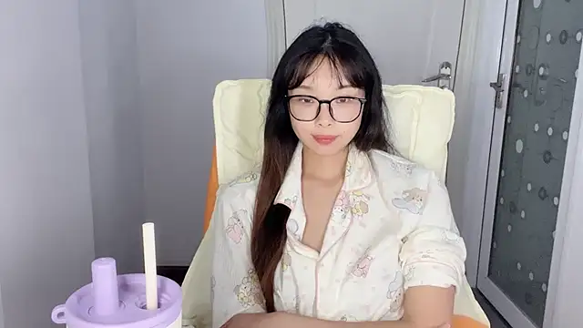 Akong11 live cam on StripChat