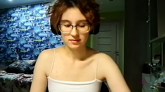 ThersaNoe live cam on StripChat