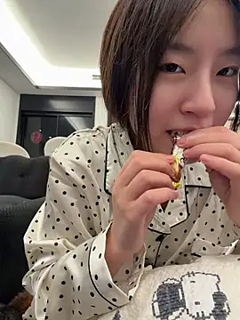 Uugirl00 live cam on StripChat
