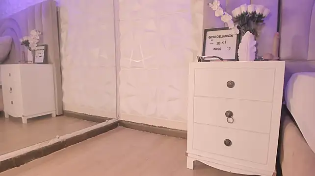 chloe_larson