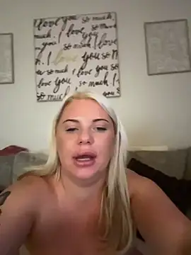 blonde_baddie