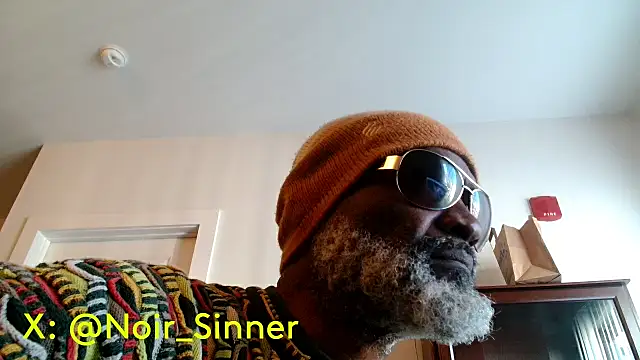sinnernoir live cam on StripChat