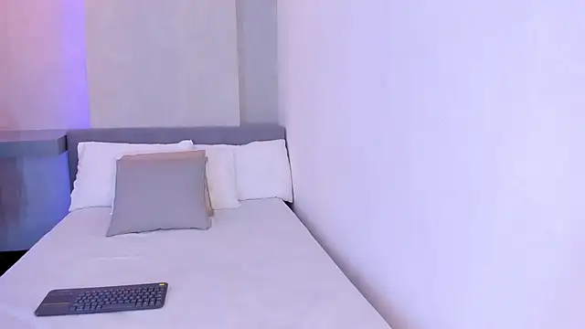 samantha_wilden anal and squirt cam