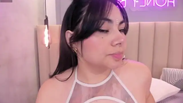 Naomymonroe_ live cam on StripChat