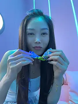 yuanpu0925 live cam on StripChat