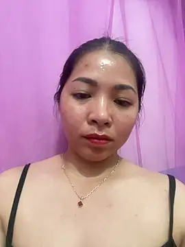 Phiea-nc94 live cam on StripChat
