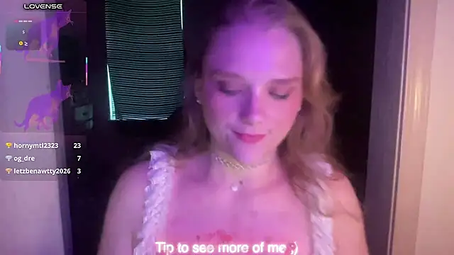 pusspuss777 live cam on StripChat