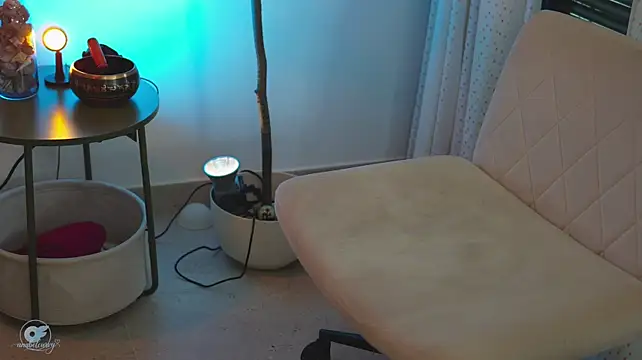 anabelcurvy live cam on StripChat