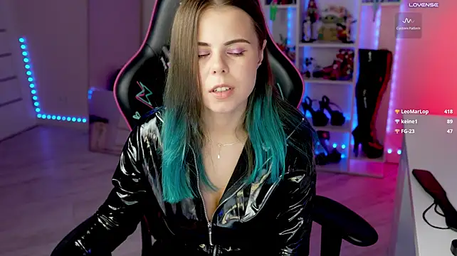 QueenAliceX