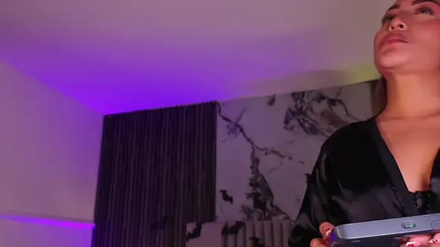 Lillyortiz live cam on StripChat