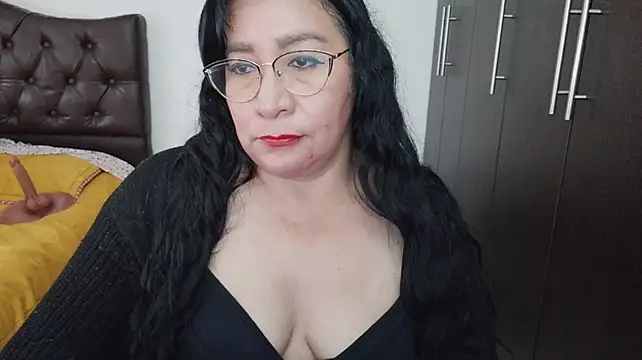 Grace_mature_milf