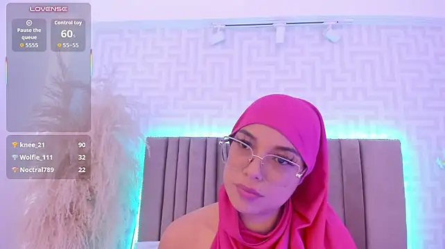 naishaa_ (F young) - Shake ass in panties 🔥🍑