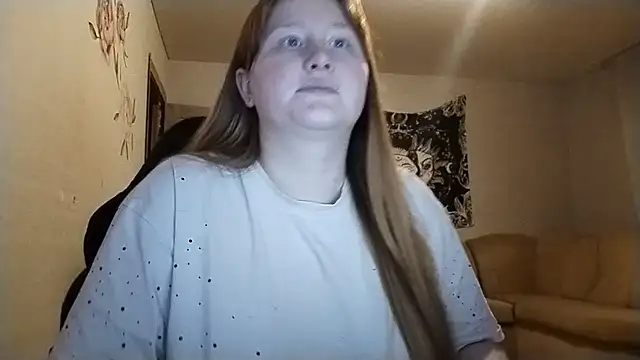 AnikaLipps live cam on StripChat