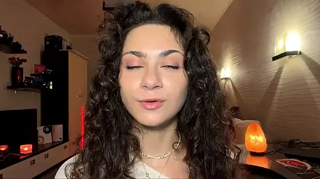 jaquelynrollend (F teen) - Should I get a boobs massage?