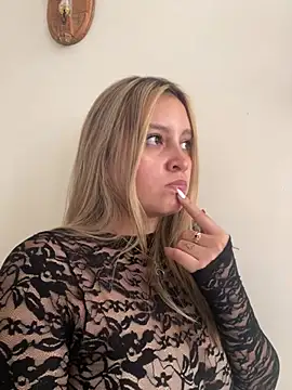 littlemia_sw (F teen) - Finger in my Ass🍑