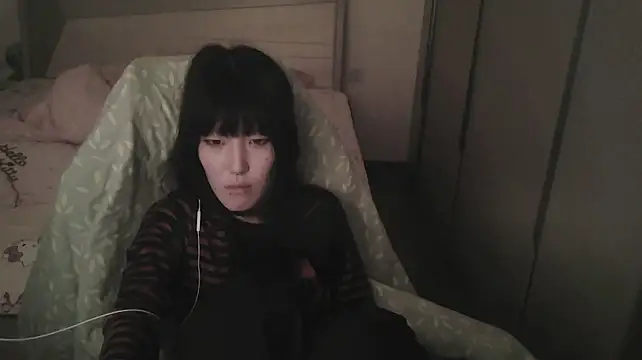 rinaloaz live cam on StripChat