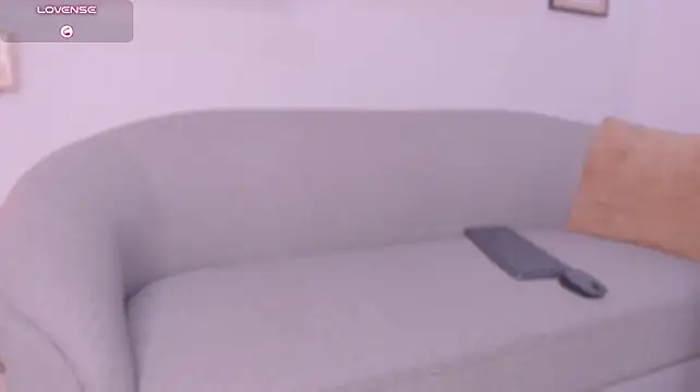 yara_monn (F young) - suck dildo