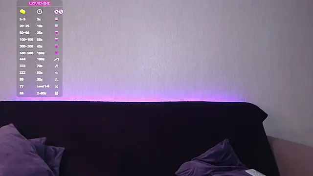 anna_chatstrip
