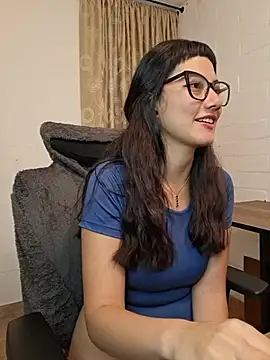 kittykawaii11 live cam on StripChat