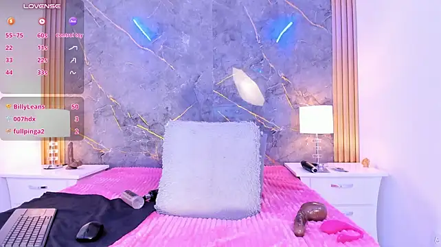 Anniie_Fox_