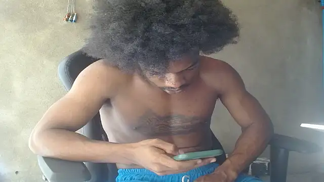 Larry-n-clouds webcam