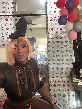 Motherbigbus live cam on StripChat