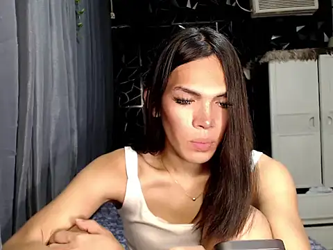 GORGEOUS_CARMEE