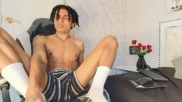 molsa09 live cam on StripChat