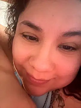 CurlyMilf_Vannexxxa live cam on StripChat
